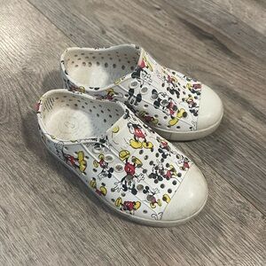 Disney natives Kids Slip-On Shoes - White with Mickey Mouse Design